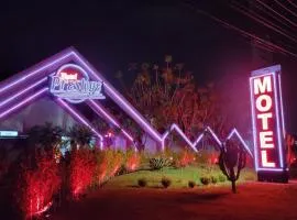 Prestige Motel 7