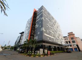 HORU HOTEL MANGGA DUA SQUARE，位于雅加达Pademangan的酒店