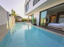 Bangtao Luxury Pool Villa - Prymana