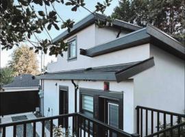 Modern Home in Vancouver close to Downtown and Airport，位于温哥华的酒店