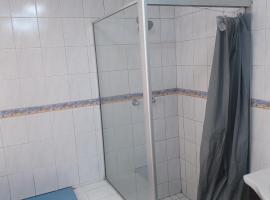 De'moore Guest House，位于约翰内斯堡的酒店