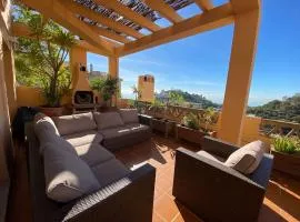 Espectacular ático dúplex con 2 terrazas & piscina