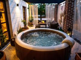 House "Mediterrian spirit" with jacuzzi in Zadar，位于扎达尔的酒店