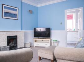 Beach House in Berwick Upon Tweed - 2 Double Bedrooms，位于Spittal的带停车场的酒店