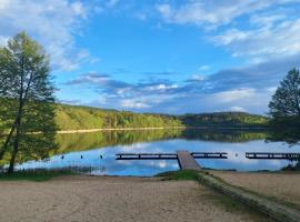 Ośrodek La La Las - domki letniskowe w lesie nad jeziorem，位于Bytnica的度假园