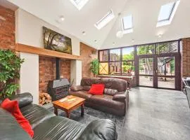 Riverside Mews