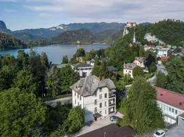 Cozy apartments in an authentic villa near the lake Bled and the castle
