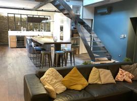 Appartement Loft centre ville situé dans rue calme，位于格勒诺布尔的公寓