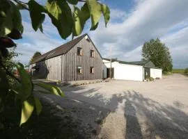 Spacious 6 bedroom property on a working fruit farm
