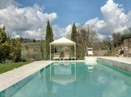 Il Poggetto，位于里尼亚诺苏拉尔诺的带泳池的酒店
