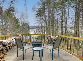 Rustic Cabin Apartment in Lake George, NY，位于乔治湖的酒店