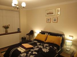 Inviting 3-Bed Apartment in Walsall，位于沃尔索尔的酒店