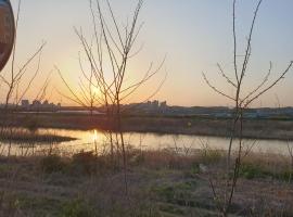 Keumho river house，位于Yeongcheon的酒店