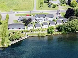 Dewar's Inn and Cottages