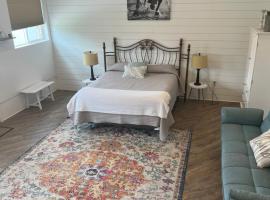 Secluded Country Elk561，位于Monroe的酒店