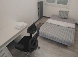 Chambre dans Appartement - Grenoble, France à 8 min du centre-ville，位于格勒诺布尔的酒店