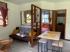 Fare lei , bungalow en toute simplicité，位于乌图罗阿的木屋