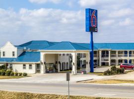 Motel 6 Seguin TX，位于塞金的酒店