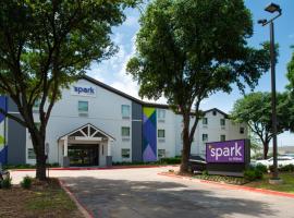 Spark By Hilton Dallas Market Center，位于达拉斯达拉斯拉夫菲尔德机场 - DAL附近的酒店