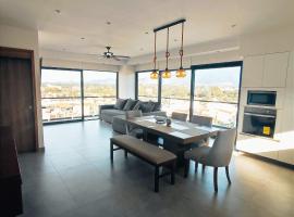 Mountain View Luxury Condo I Céntrico，位于巴亚尔塔港的酒店