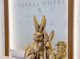 At Herbal Boutique Hotel & Spa，位于普罗塔拉斯的酒店