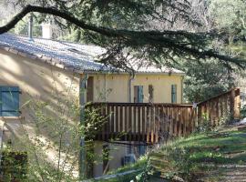 Le Murmure des Cèdres - Gîte en Cévennes，位于Saint-André-de-Majencoules的度假屋