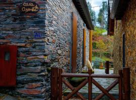 Casa da Azenha - Casas da Paradinha com praia fluvial，位于Paradinha的带停车场的酒店