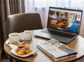 Rochestown Lodge Hotel，位于邓莱里的酒店