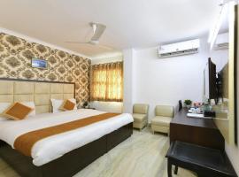 Hotel First by Goyal Hoteliers，位于阿格拉Taj Ganj的酒店