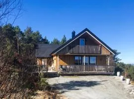 Stunning Home In Lensvik With Wifi