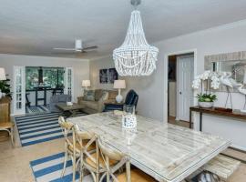 1055-206 High-Rise Luxury 75 Yards From the Shore，位于萨拉索塔的酒店