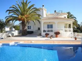 Villa with pool, near beach - Algarve