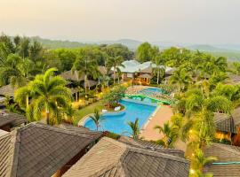 The Four Season Beach Resort - Best Selling Property in Gokarna，位于戈卡尔纳的带停车场的酒店