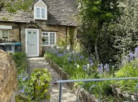 Remarkable Cotswolds 1 bedroom cottage in Finstock
