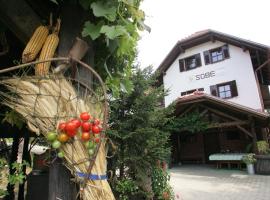 Farm Stay Frank Ozmec Wine and Glamping estate，位于柳托梅尔的乡间豪华旅馆