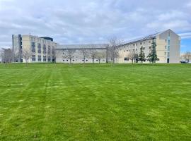 Residence & Conference Centre - Kingston，位于金斯顿的酒店