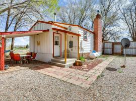 Scenic Hesperus Home on 2 Acres with Fenced Yard!，位于Hesperus的度假屋