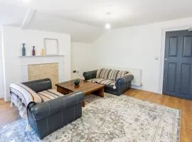2BR Dorset Charming Apartment in Towncenter
