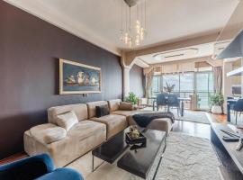 Vollga Seafront Suite by PS，位于都拉斯的带按摩浴缸的酒店