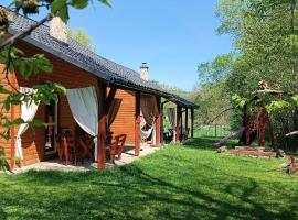 Domki Nad Potokiem，位于Tyrawa Wołoska的酒店