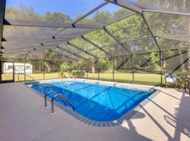 Idyllic Citrus Springs Getaway with Private Pool!，位于邓内伦彩虹泉州立公园附近的酒店