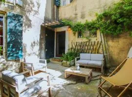 Gorgeous Home In Eygalières With Kitchenette