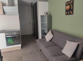 Cozy studio near Avignon，位于莱斯安格尔斯的公寓