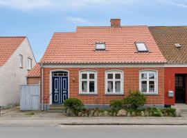 Cozy Holiday Home In Marstal On Ærø，位于马斯塔尔的酒店