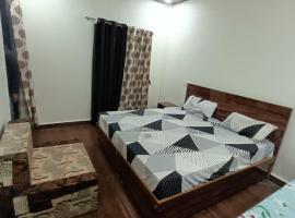 Hotel New Sunrise，位于Phata的酒店