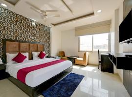 Hotel Seven Inns Qubic Near Delhi Airport，位于新德里德里英迪拉•甘地国际机场 - DEL附近的酒店