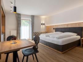 Zur Brücke apartments and rooms - Your home in heart of South Tyrol, with Brixencard，位于福尔泰扎的酒店