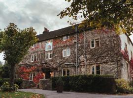 The Bath Arms，位于Horningsham的酒店