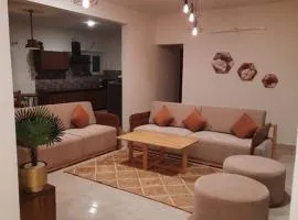 The RusticVibe-Villa with Garden 30 km frm Ecity