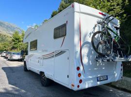 Camper Rent motorhome Albanian，位于地拉那的露营地